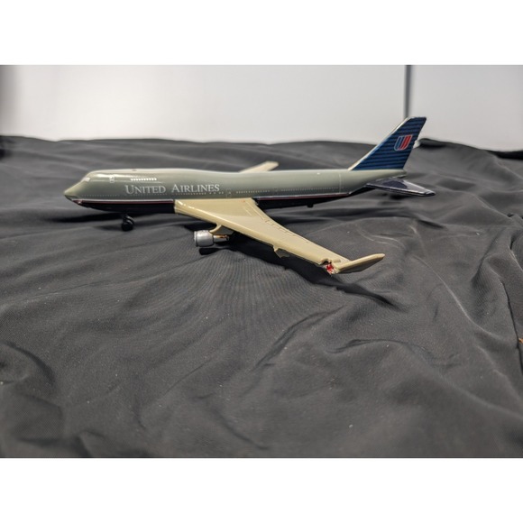 Vintage Plastic United Airlines Boeing 747-400 Toy Airplane 12" Damaged